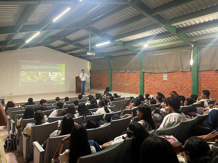 11 huerto escolar platica